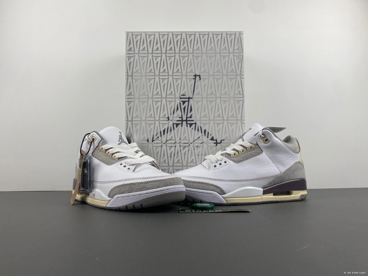 3 Jordan Retro Ma (W) DH3434-110 - Maniére A 1002